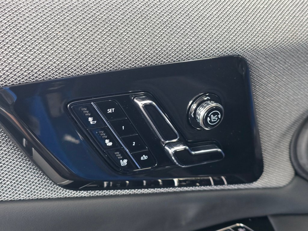 Used 2026 Cadillac Optiq Luxury 2 AWD/4WD image 19