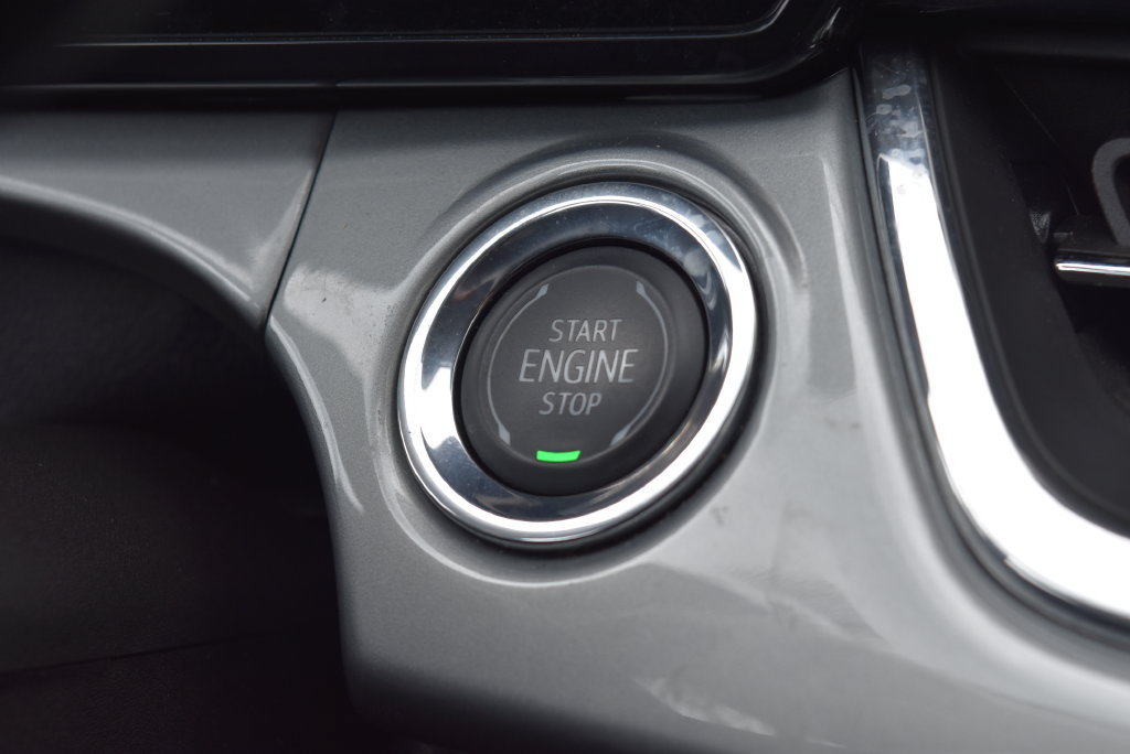 Used 2025 Chevrolet Trax LT w/ LT Convenience Package FWD image 18
