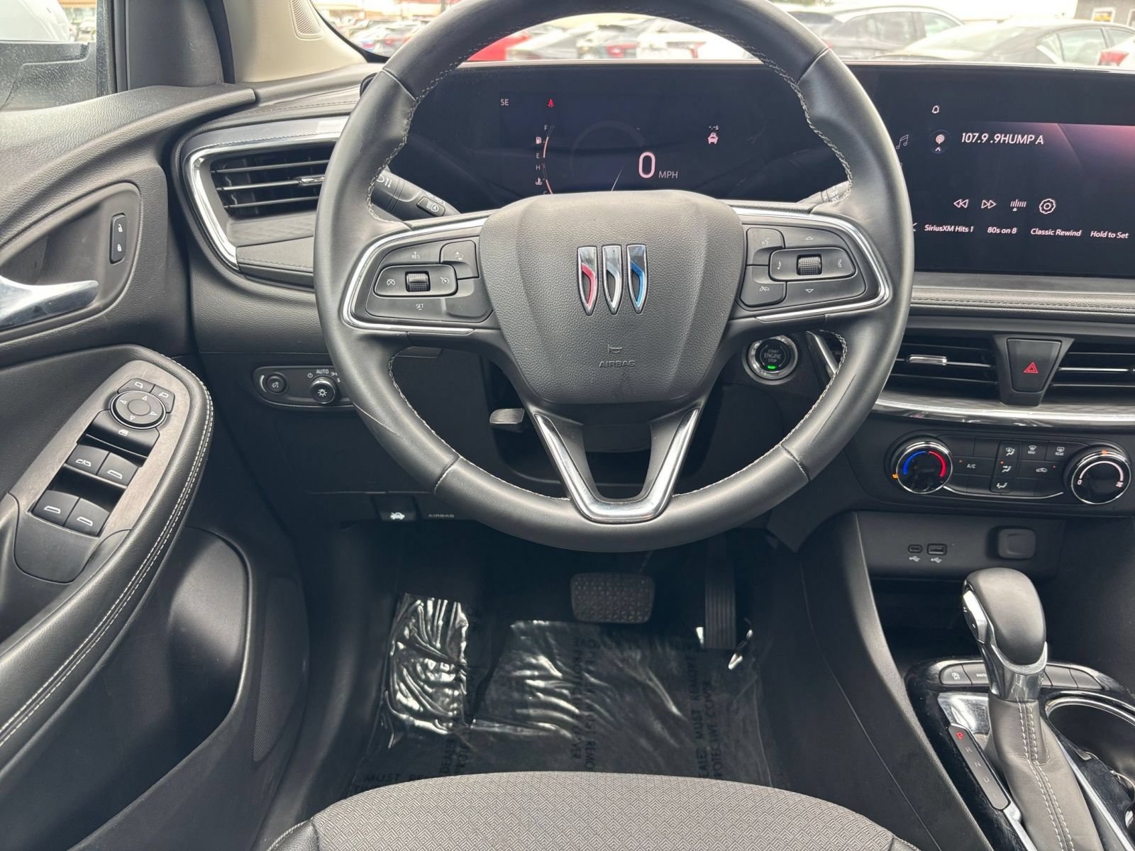 Used 2025 Buick Encore GX Preferred AWD/4WD image 32