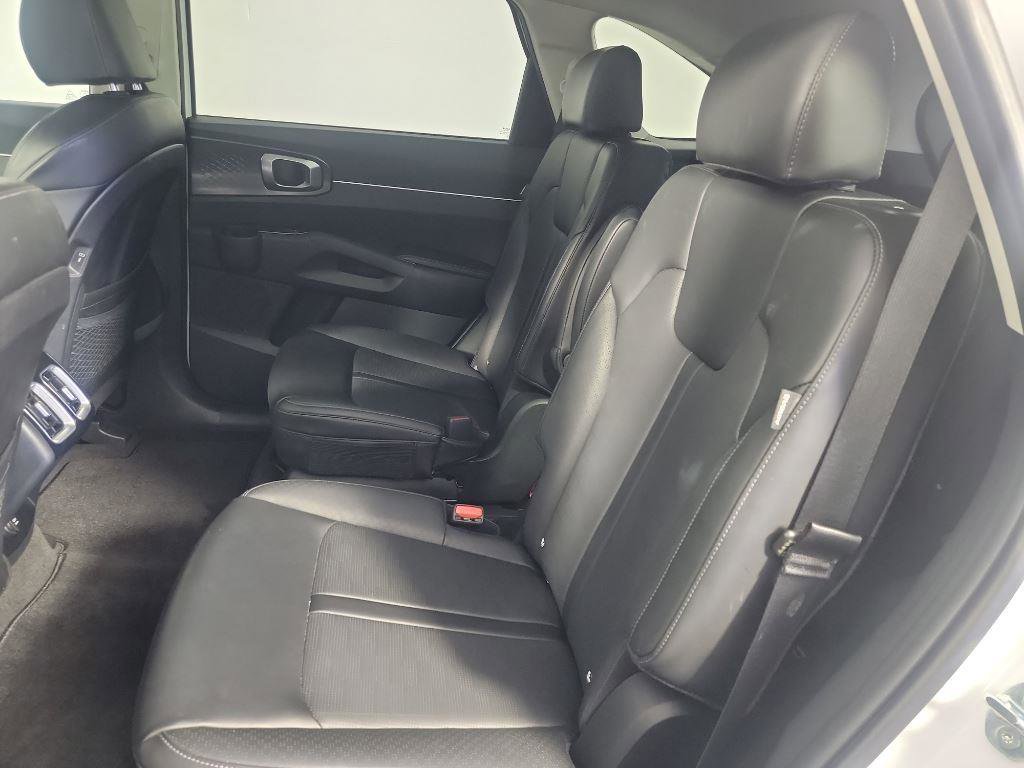 Certified 2025 Kia Sorento EX w/ Panoramic Sunroof Package image 20