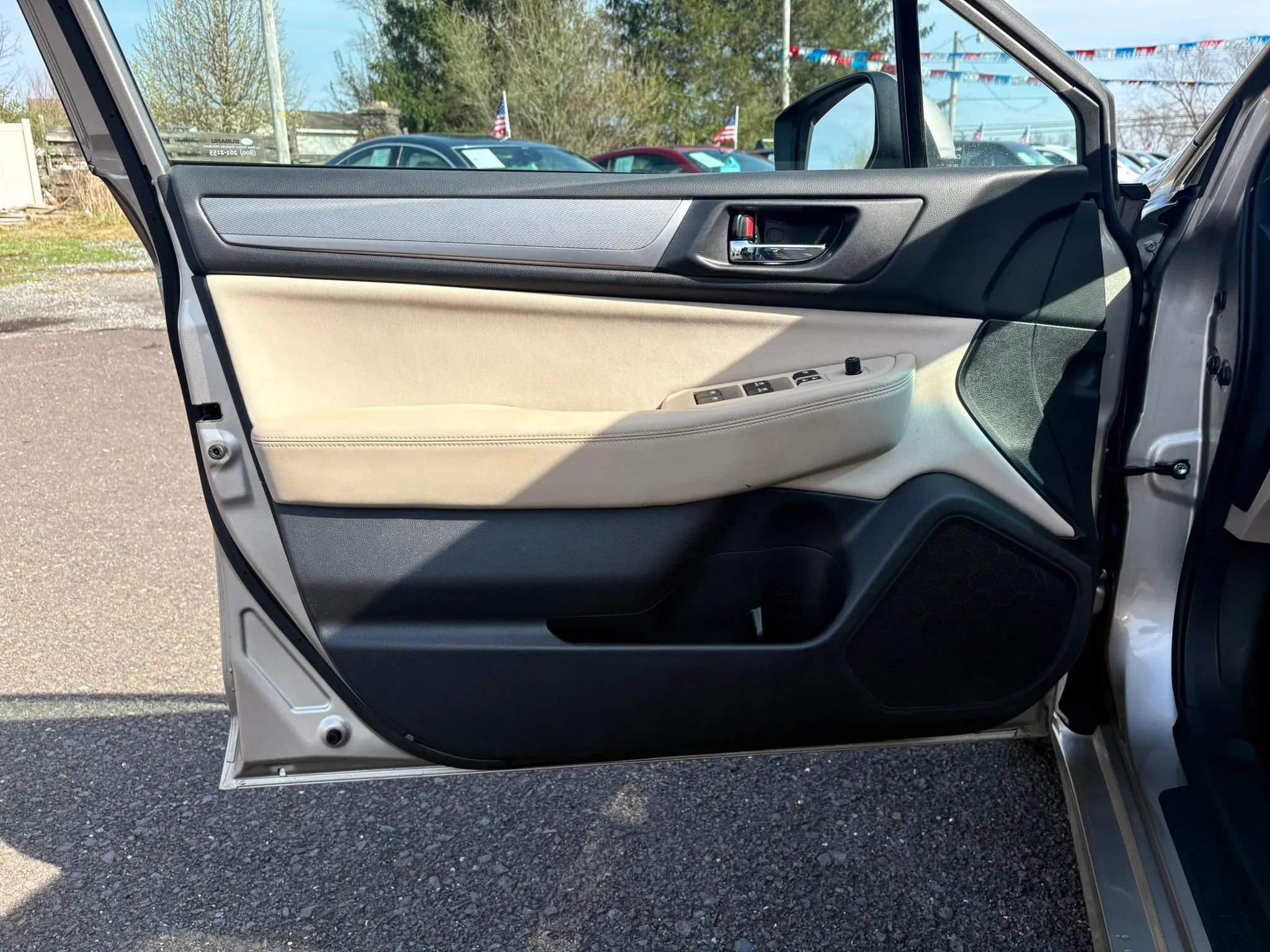 Used 2015 Subaru Legacy 2.5i Premium w/ Moonroof Package image 11