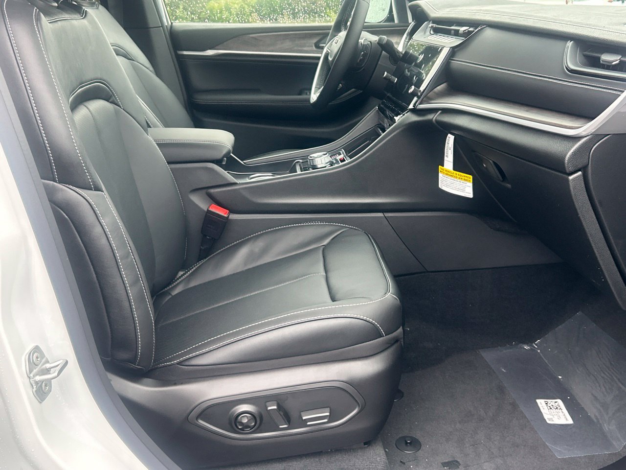 New 2027 Jeep Grand Cherokee Limited AWD/4WD image 15
