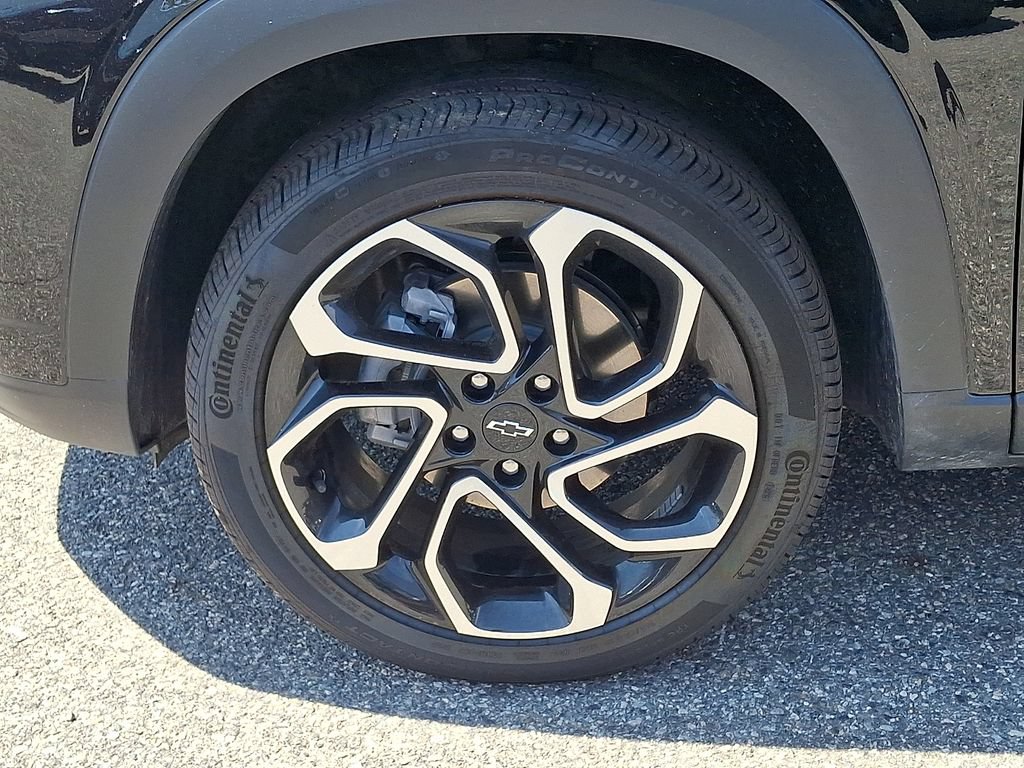Used 2026 Chevrolet Trax RS w/ Sunroof Package FWD image 32