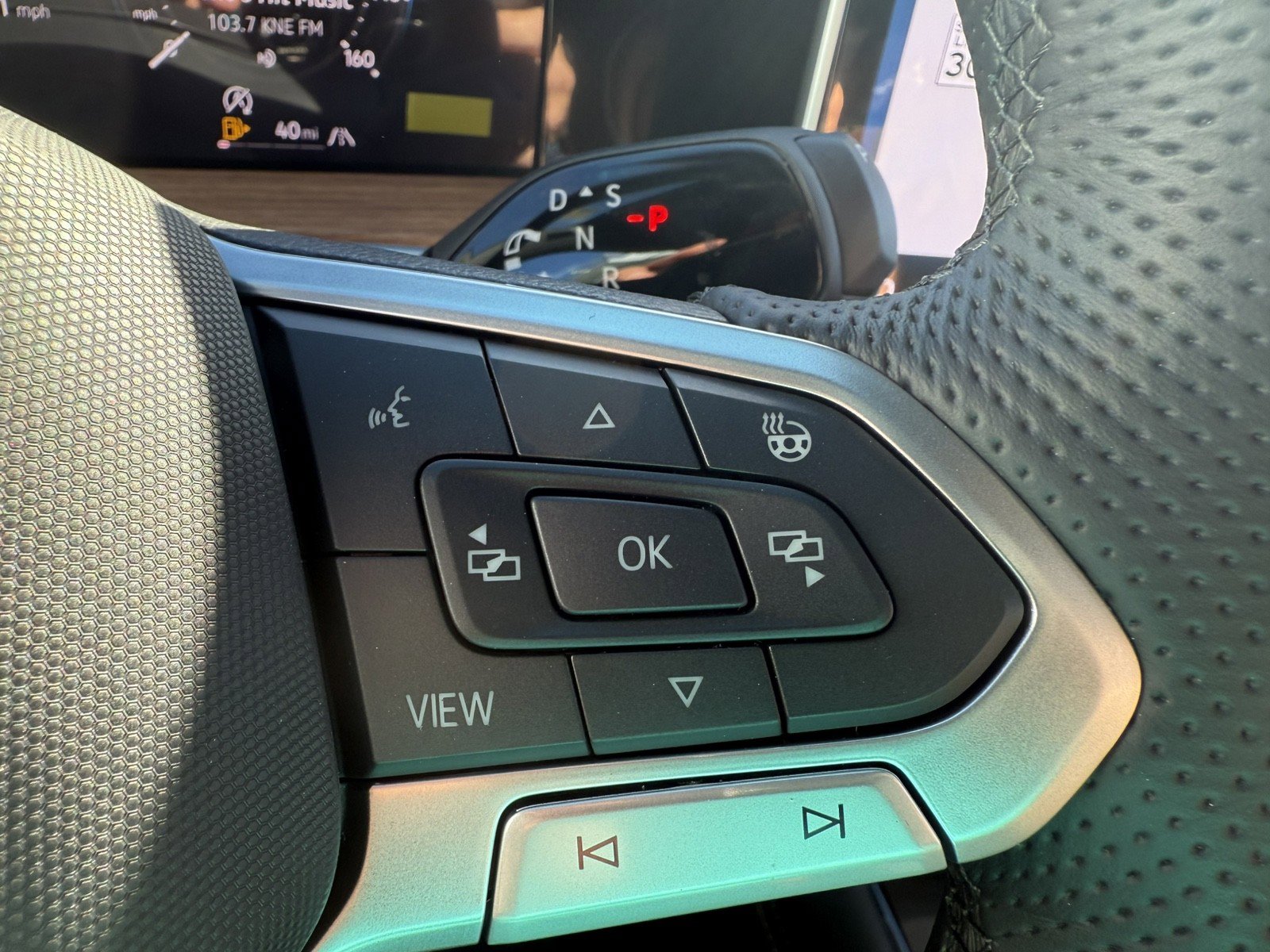 New 2026 Volkswagen Tiguan SEL R-Line image 17