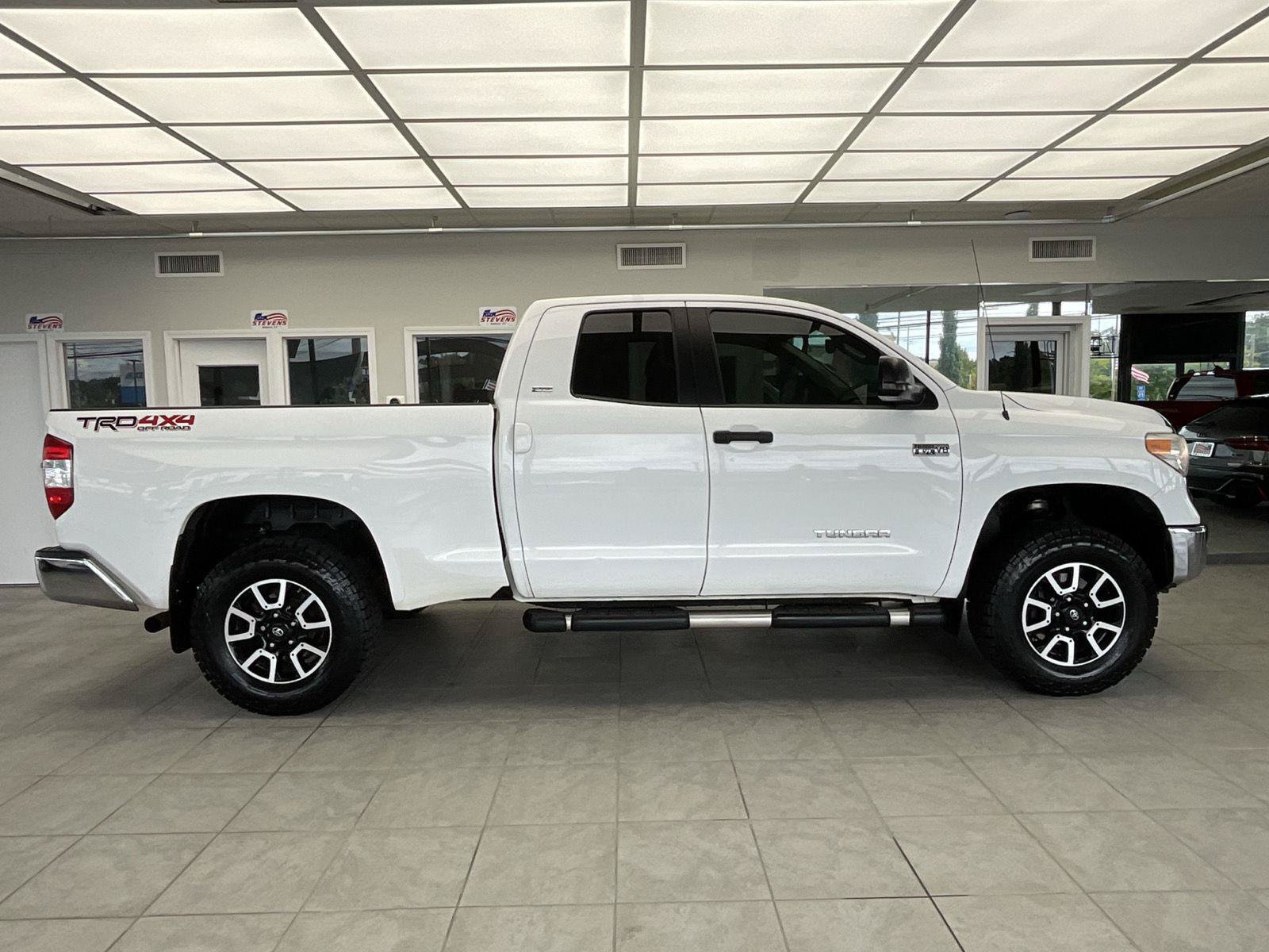 Used 2017 Toyota Tundra SR5 w/ TRD Off Road Package AWD/4WD image 4