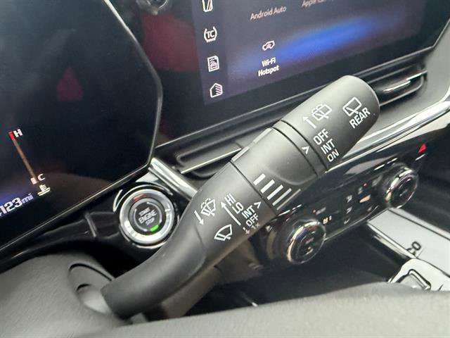 Used 2024 Chevrolet Trax RS FWD image 33