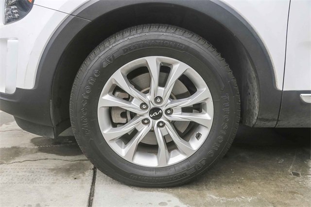 Certified 2022 Kia Telluride LX image 9