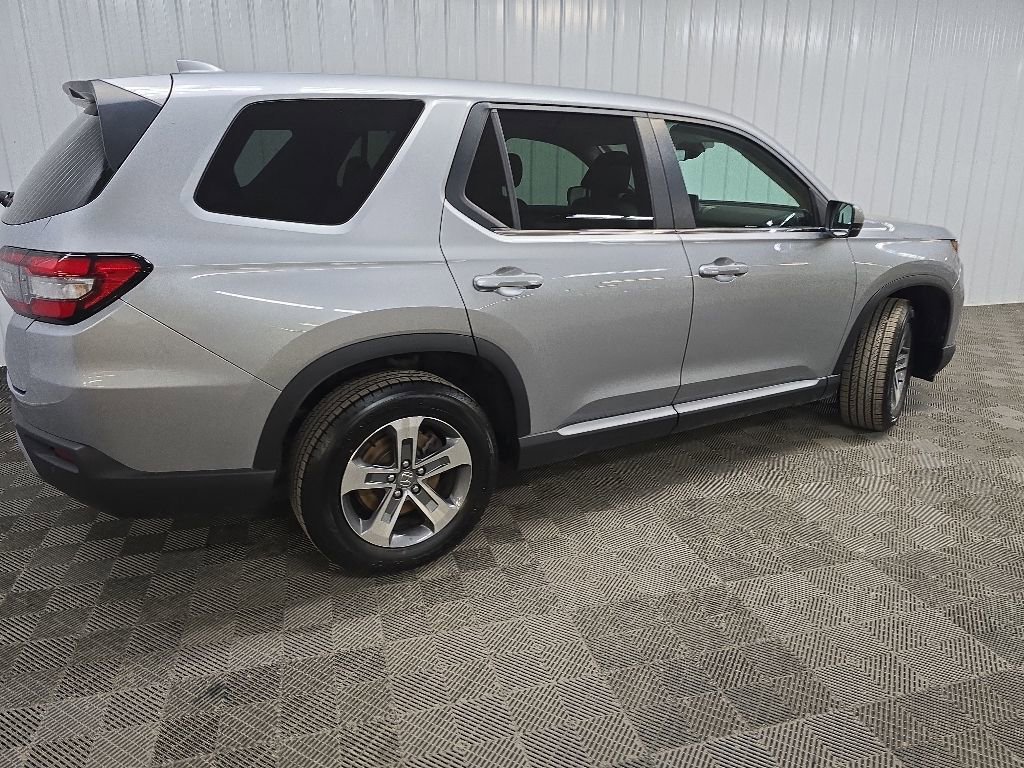 Used 2023 Honda Pilot EX-L image 3
