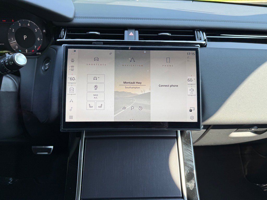 New 2026 Land Rover Range Rover Velar Dynamic SE image 17