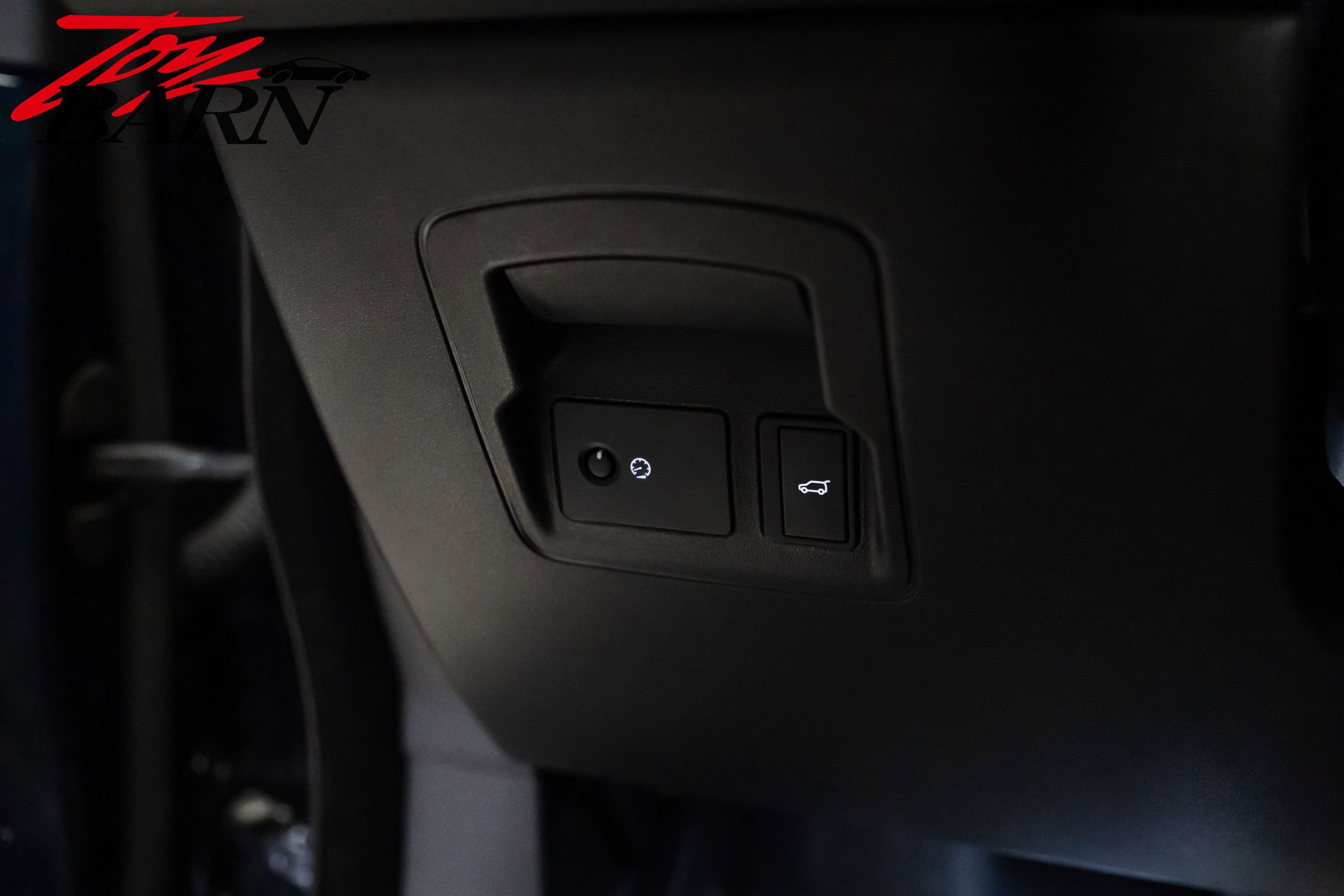 Used 2023 Land Rover Range Rover Velar R-Dynamic S image 31