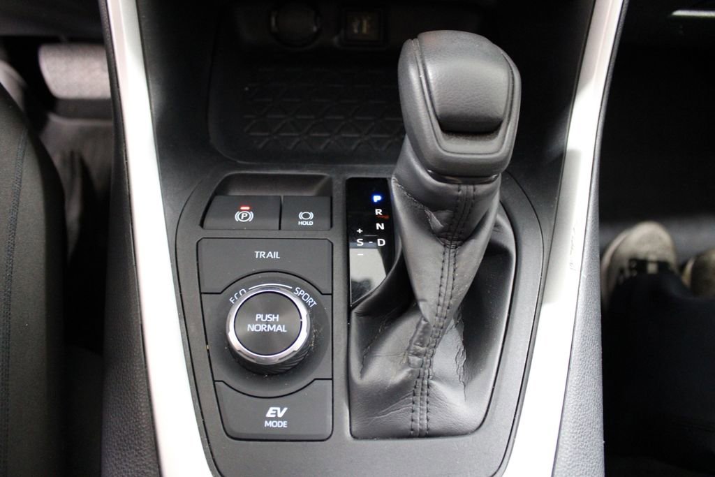 Used 2024 Toyota RAV4 AWD Hybrid image 41