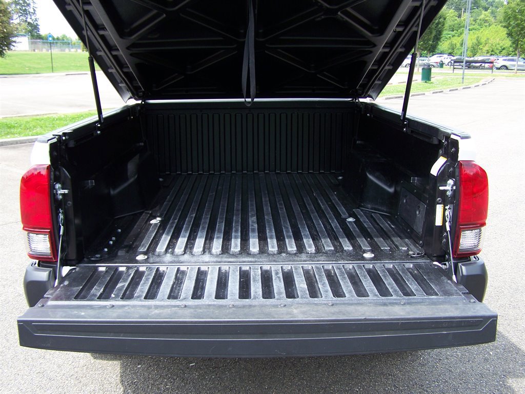 Used 2023 Toyota Tacoma SR image 27