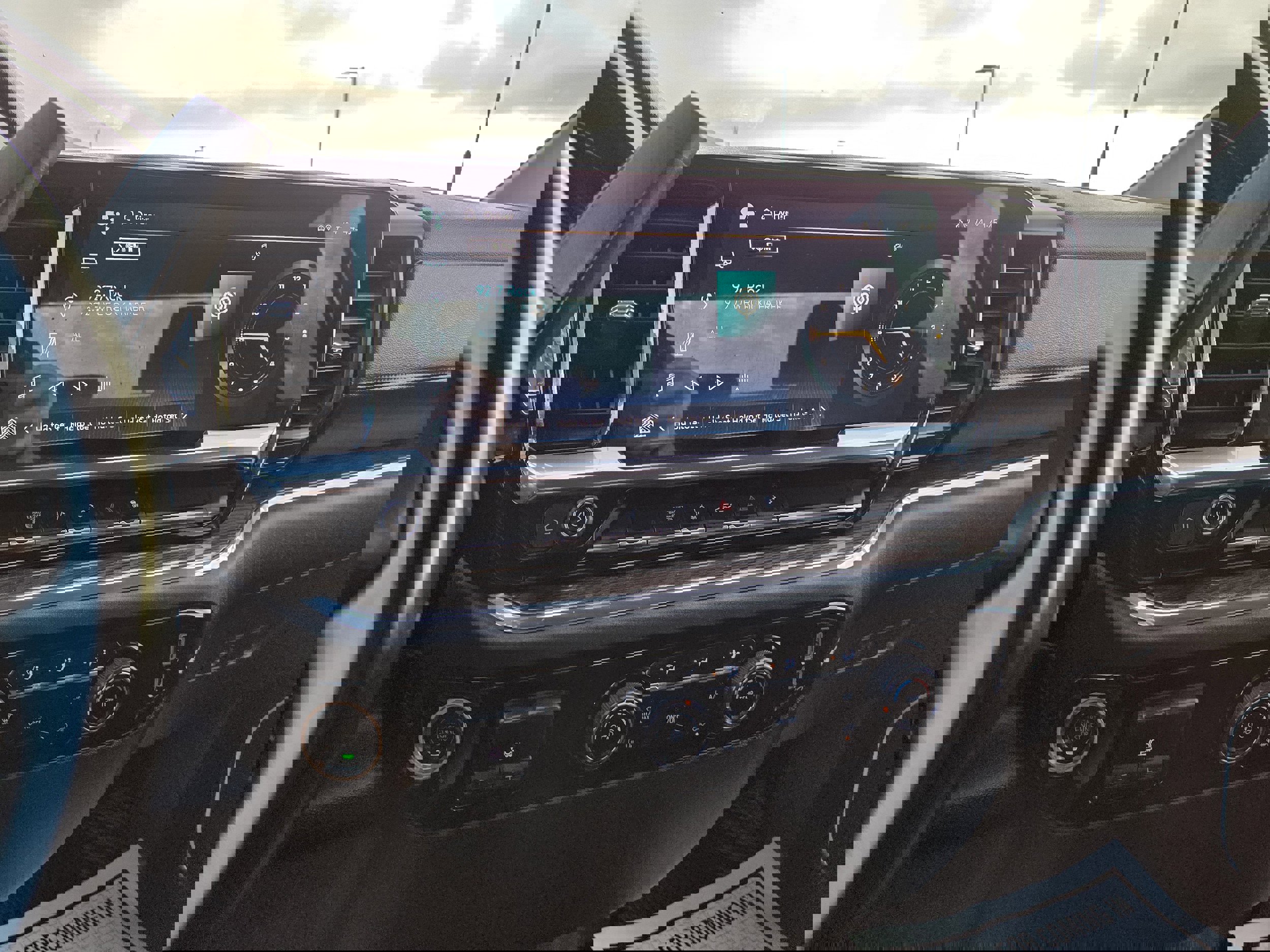 Used 2024 Chevrolet Silverado 2500 LT image 37