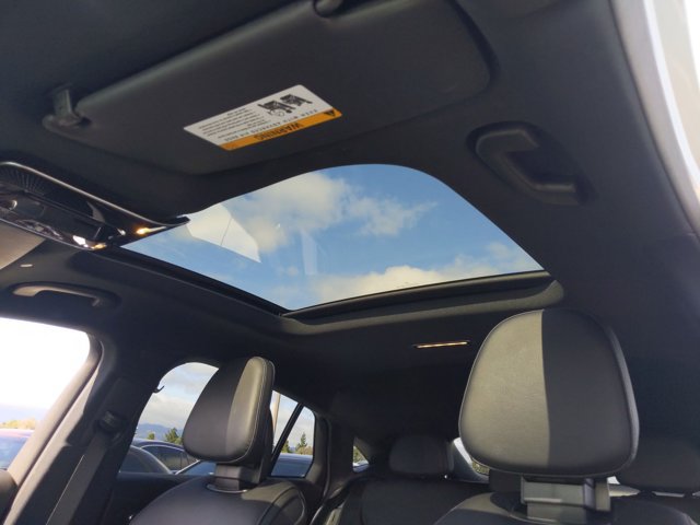 Used 2024 Mercedes-Benz GLC 300 4MATIC image 16