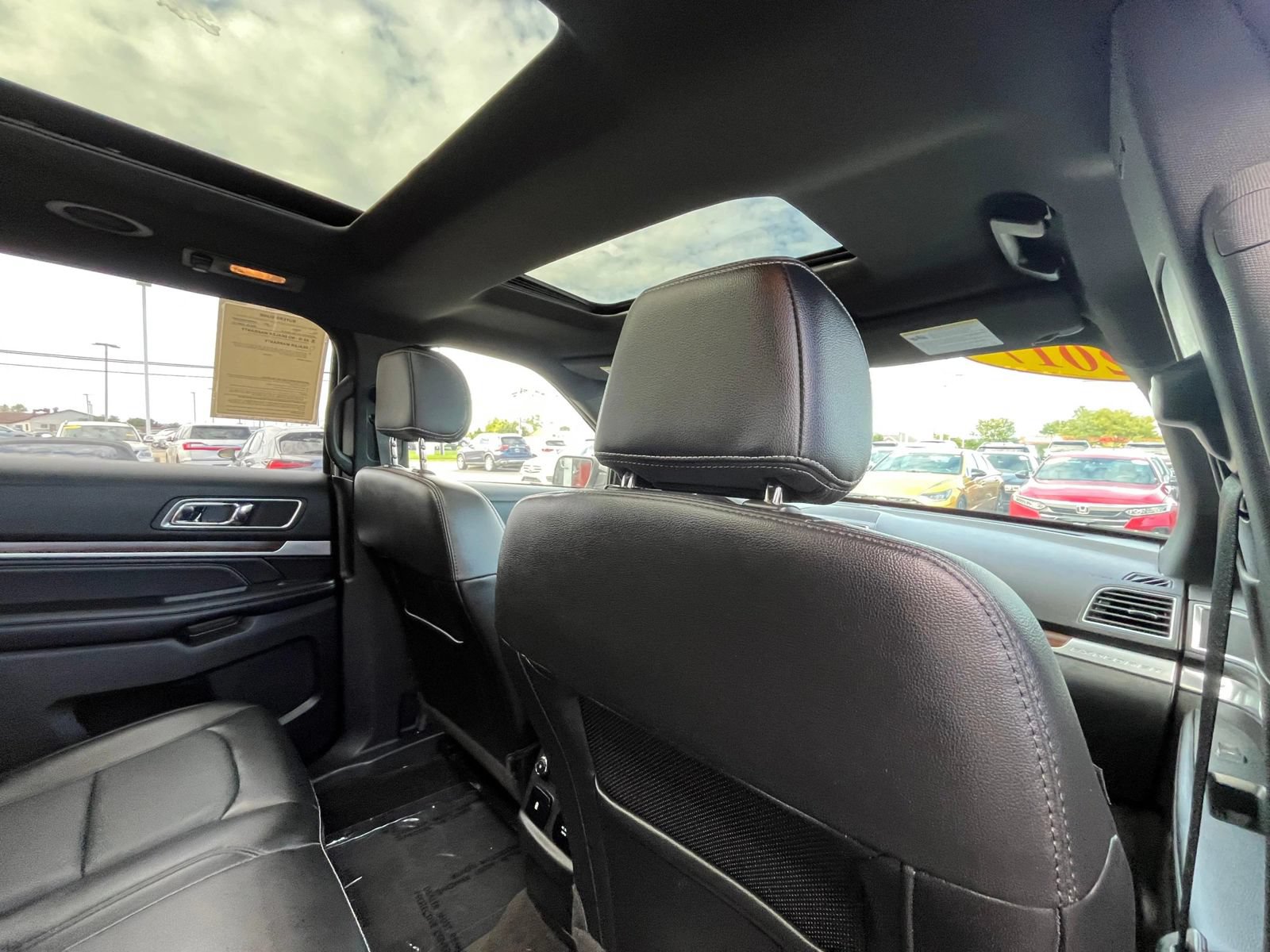 Used 2017 Ford Explorer Limited w/ Equipment Group 301A AWD/4WD image 36