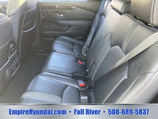 Used 2023 Honda Pilot Touring image 12