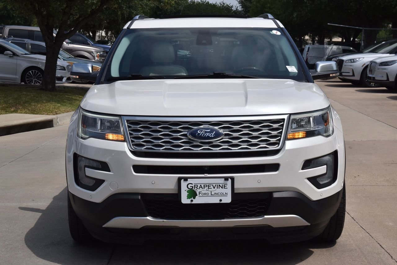 Used 2017 Ford Explorer Platinum AWD/4WD image 3