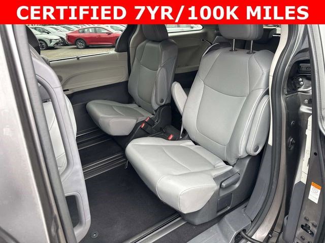 Used 2024 Toyota Sienna XLE image 17