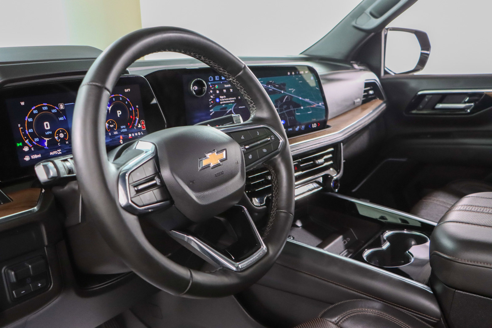 Used 2025 Chevrolet Tahoe High Country w/ Sun And Tow Package AWD/4WD image 27