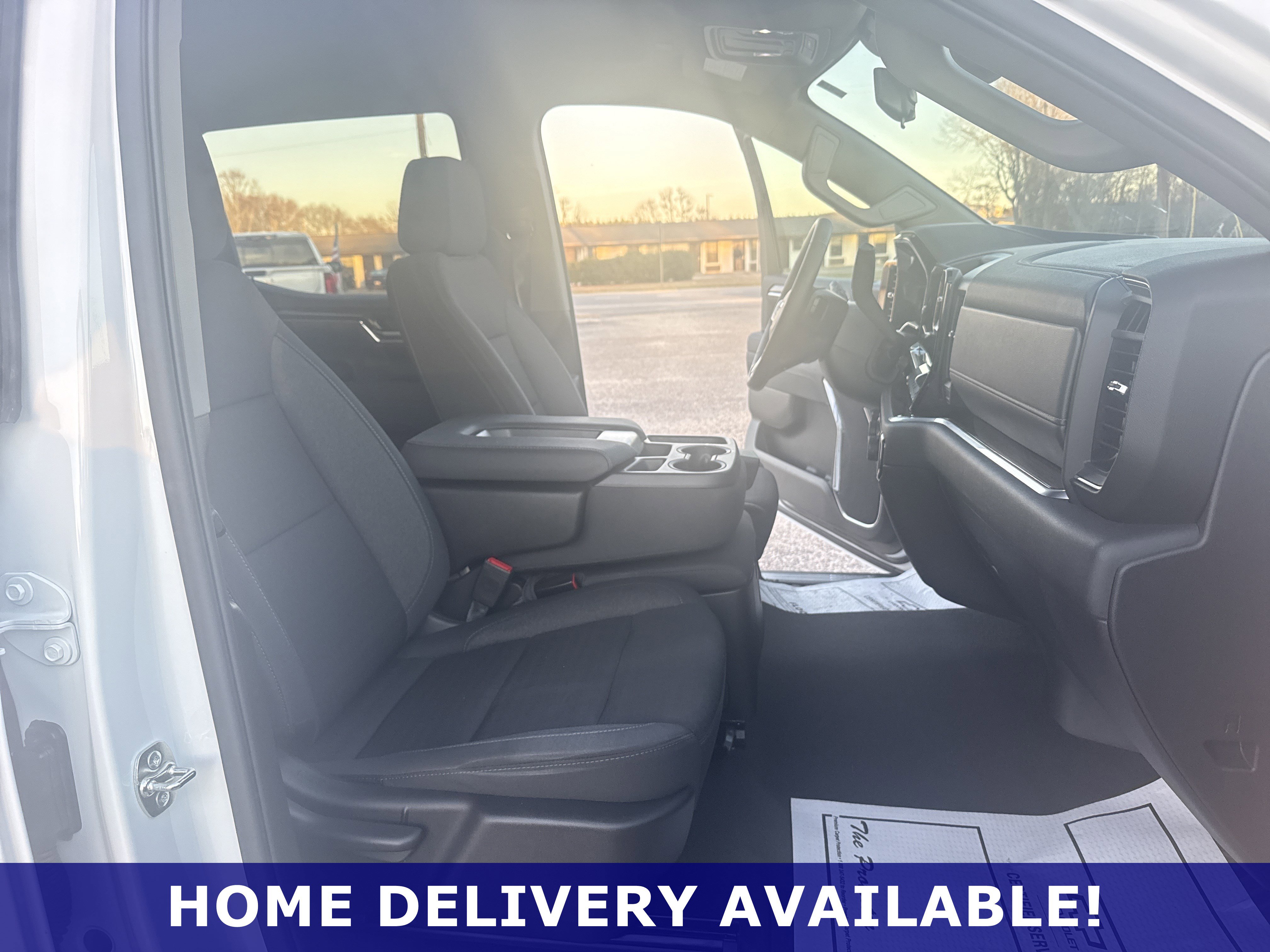 Used 2025 Chevrolet Silverado 1500 LT AWD/4WD image 24