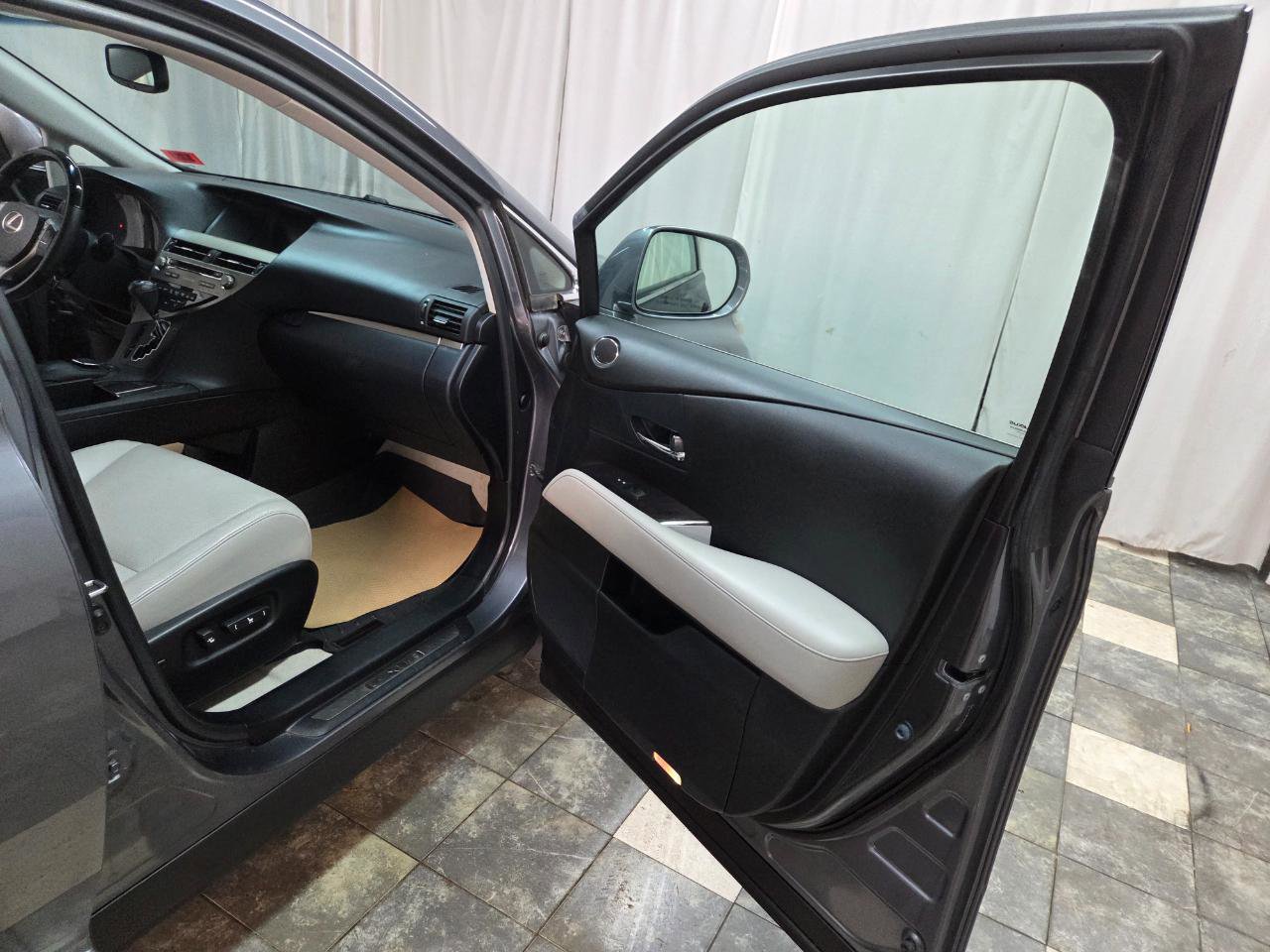 Used 2013 Lexus RX 350 AWD w/ Navigation Pkg image 12