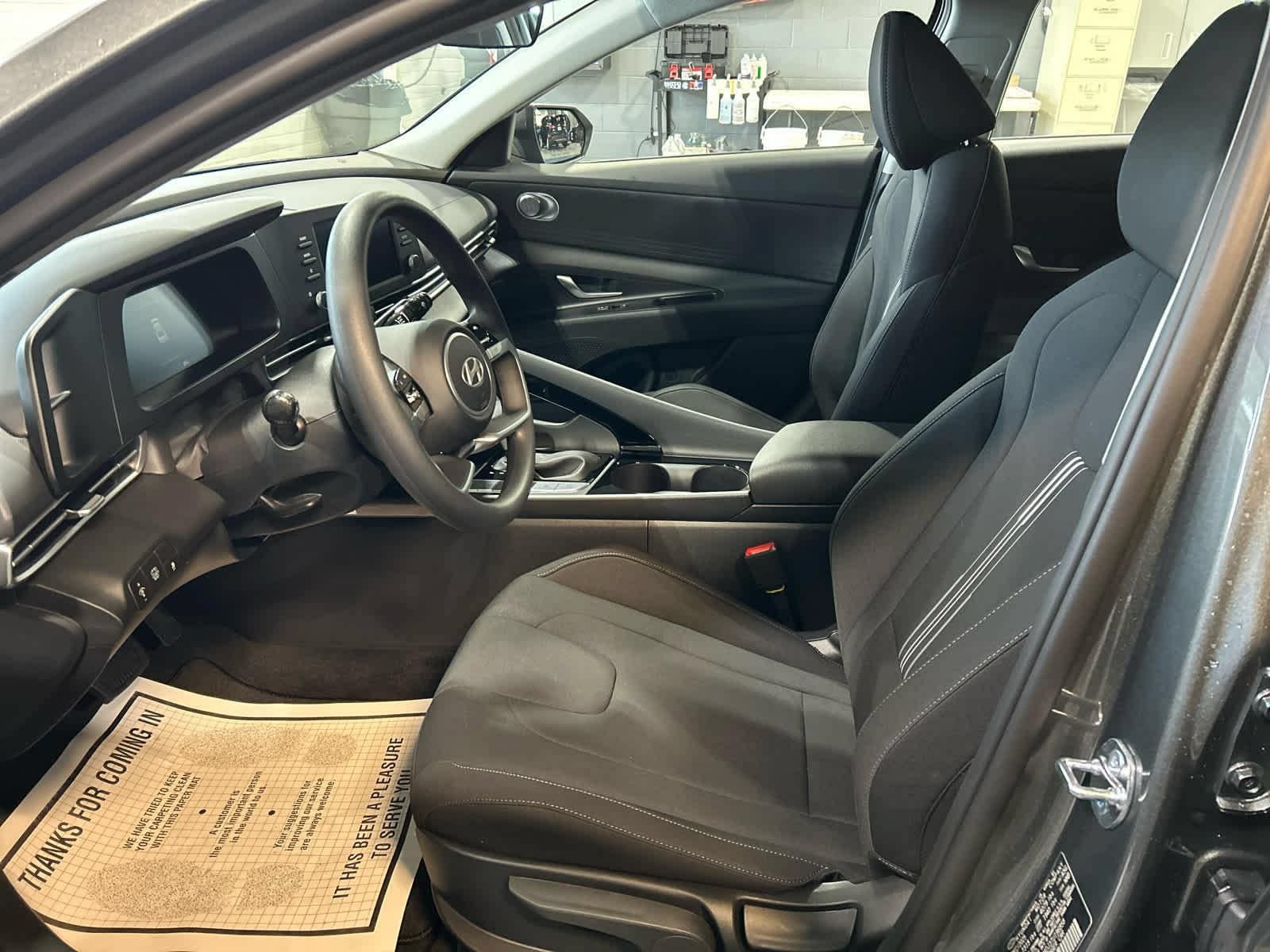 New 2026 Hyundai Elantra Hybrid FWD image 9