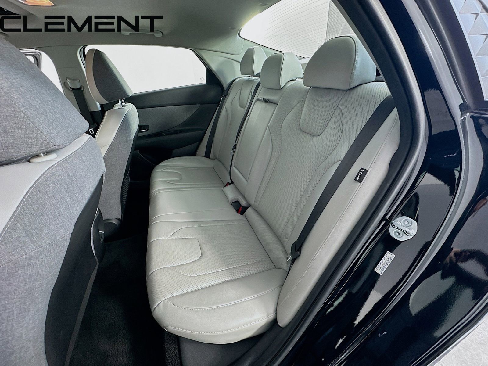 Used 2024 Hyundai Elantra Limited image 34