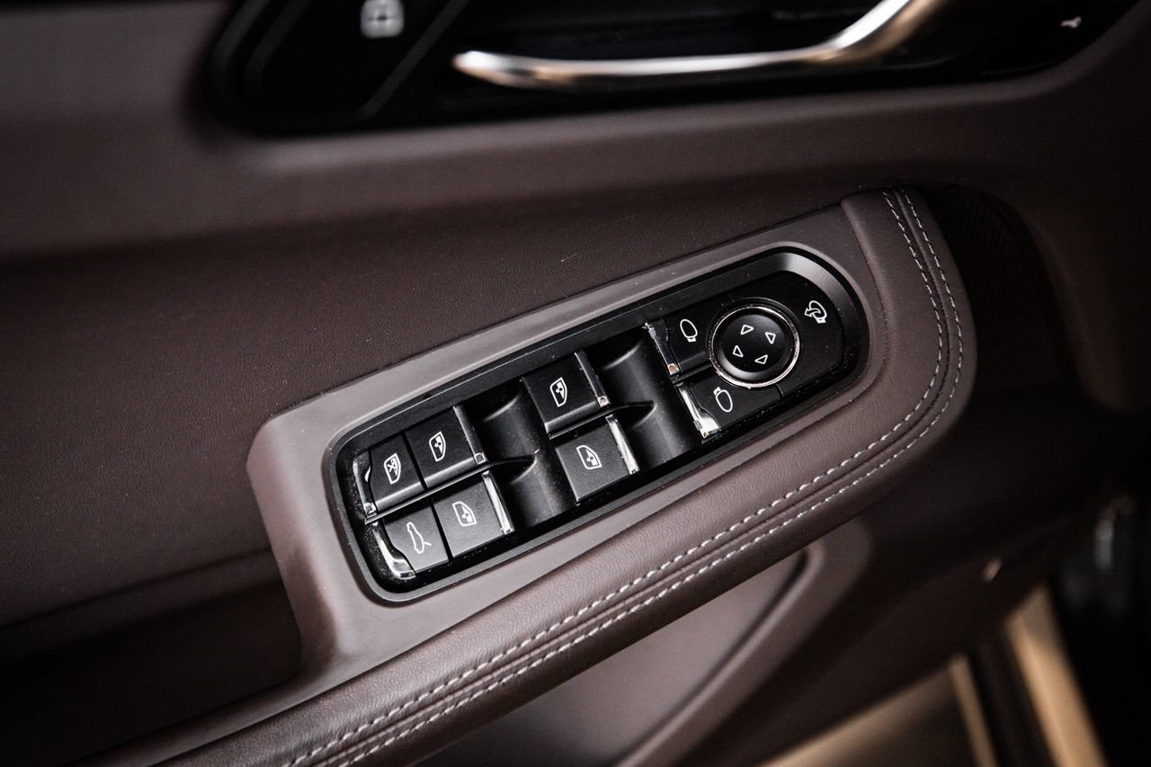 Certified 2024 Porsche Macan S AWD/4WD image 22