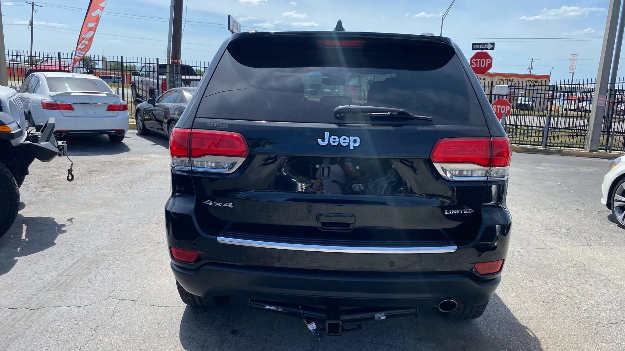 Used 2018 Jeep Grand Cherokee Limited AWD/4WD image 5