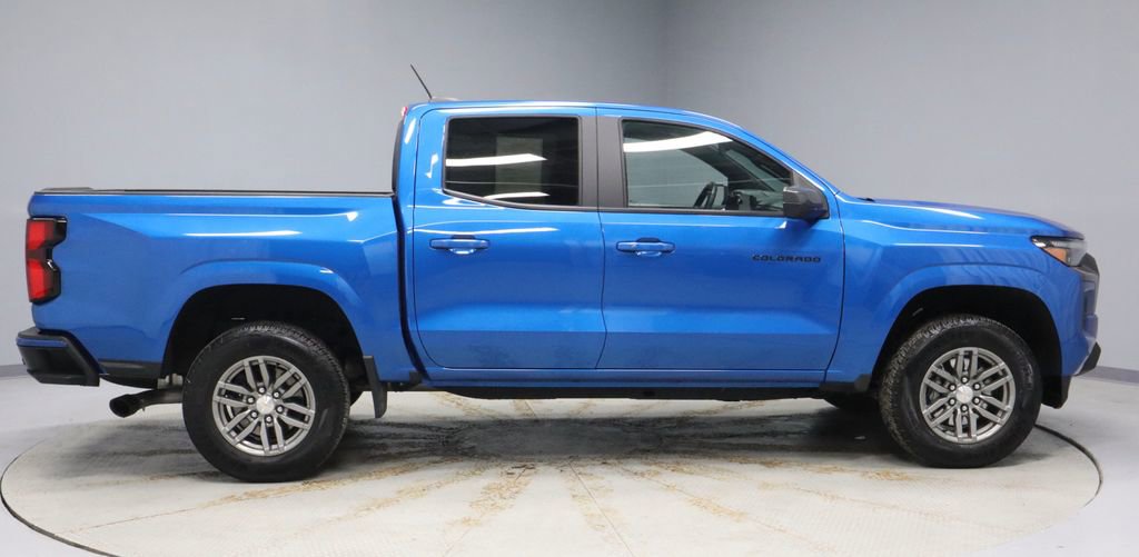 Used 2024 Chevrolet Colorado LT w/ LT Convenience Package III image 9