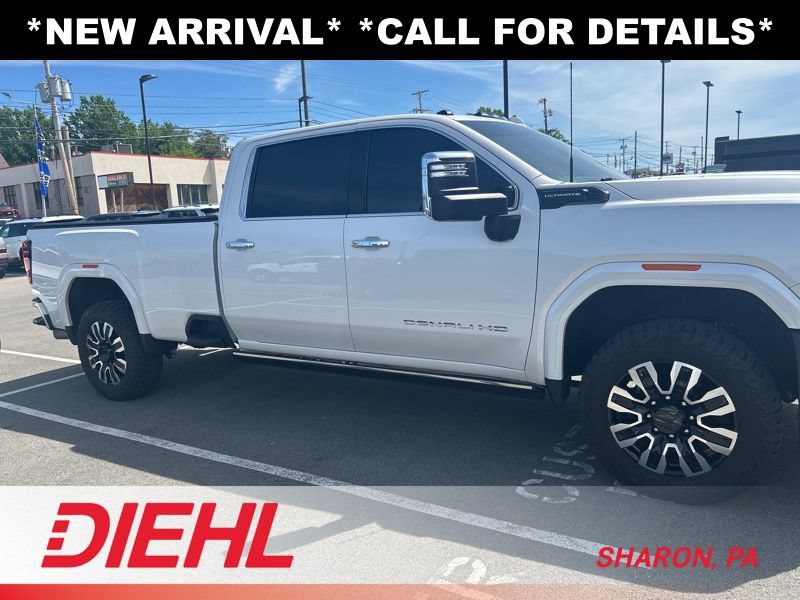 Used 2024 GMC Sierra 3500 Denali Ultimate AWD/4WD image 4