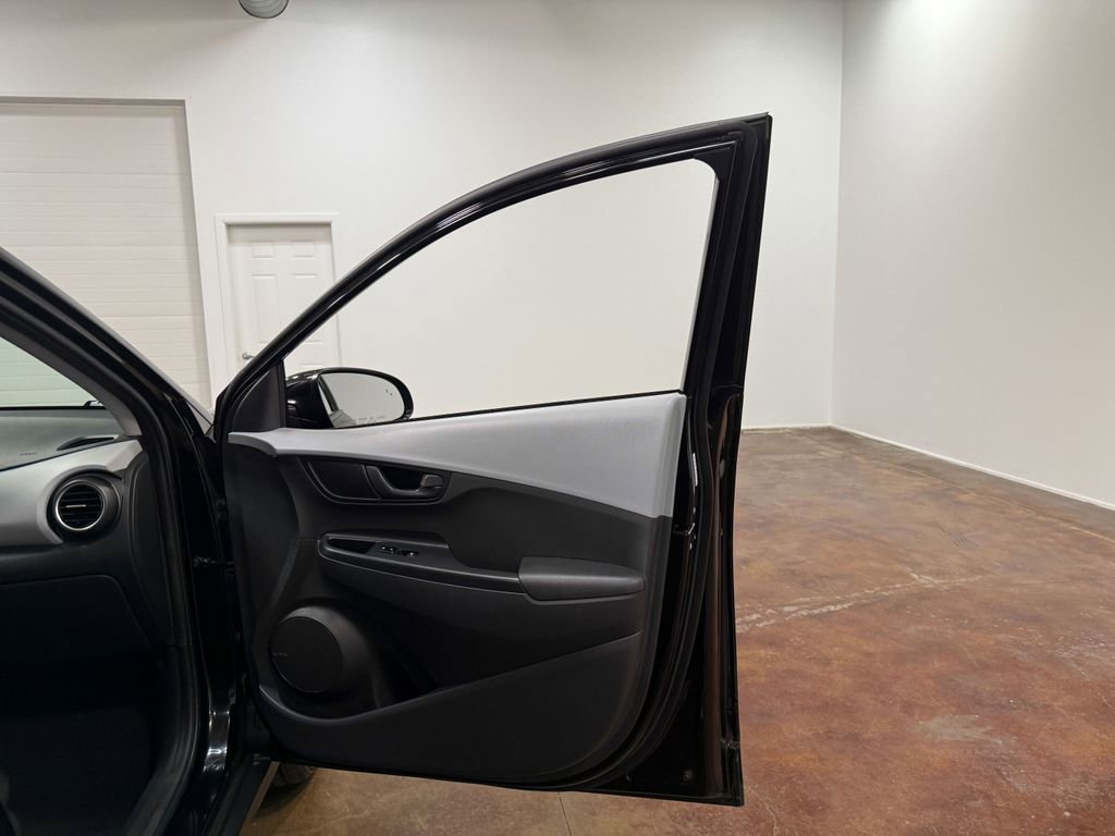 Used 2021 Hyundai Kona SEL Plus AWD/4WD image 60