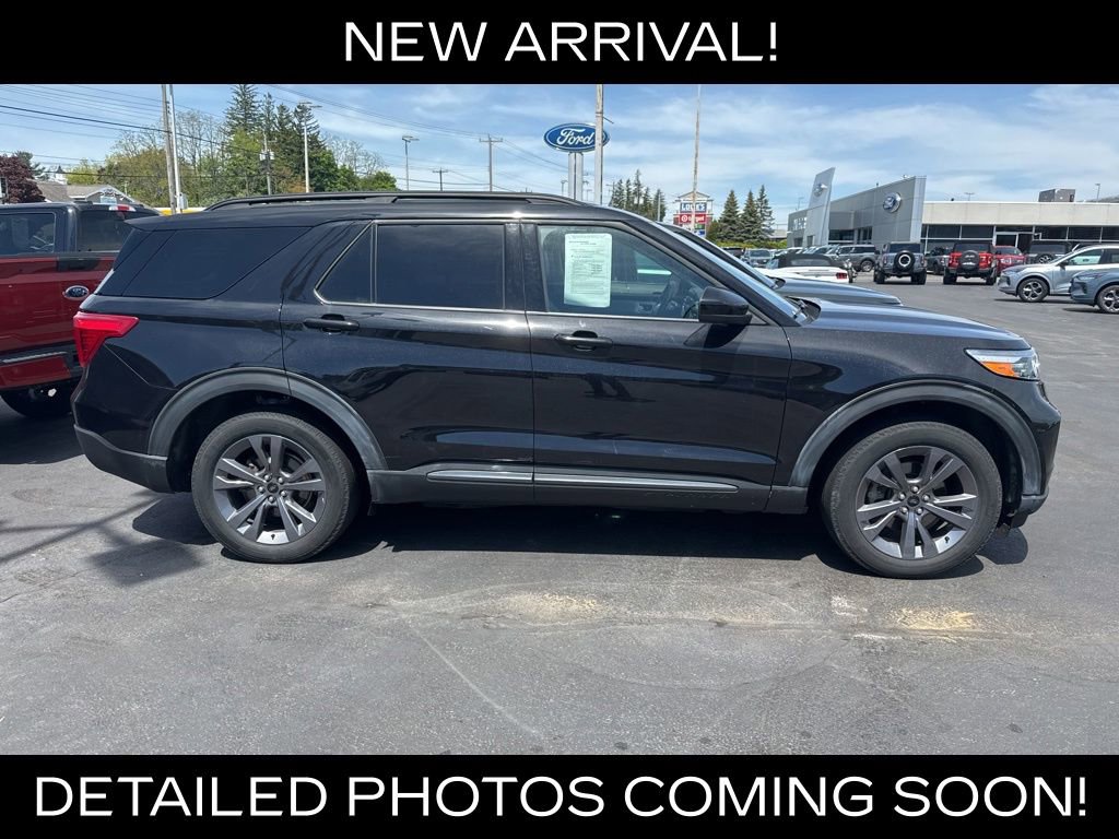 Used 2023 Ford Explorer XLT w/ Equipment Group 202A AWD/4WD image 3
