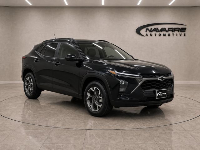 Used 2025 Chevrolet Trax LT FWD image 9