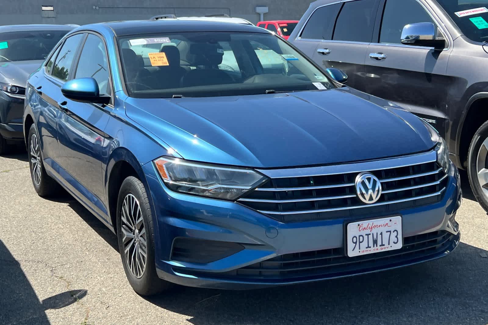 Used 2020 Volkswagen Jetta SE w/ SE Cold Weather Package image 3