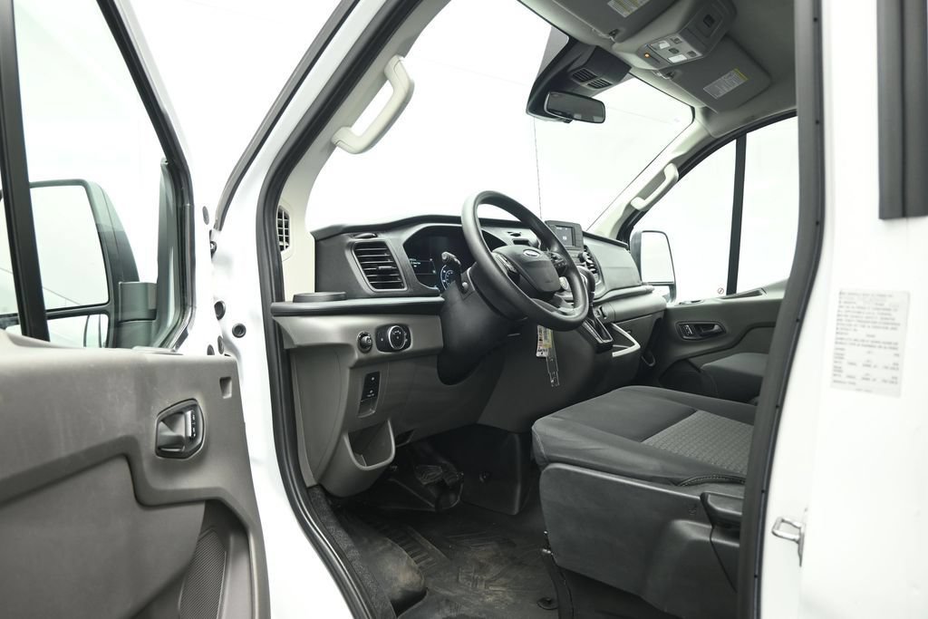 Certified 2025 Ford Transit 250 Low Roof w/ Exterior Upgrade Package RWD image 7