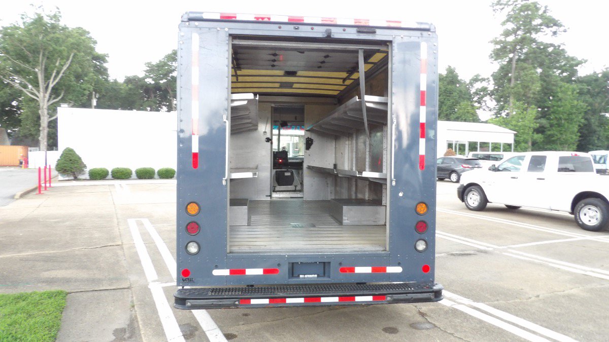 Used 2019 Ford E-450 and Econoline 450 Super Duty RWD image 3