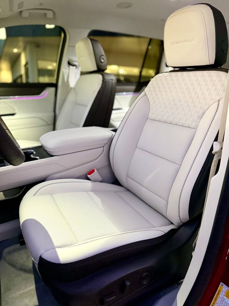 Used 2024 GMC Acadia Denali w/ Super Cruise Package image 12