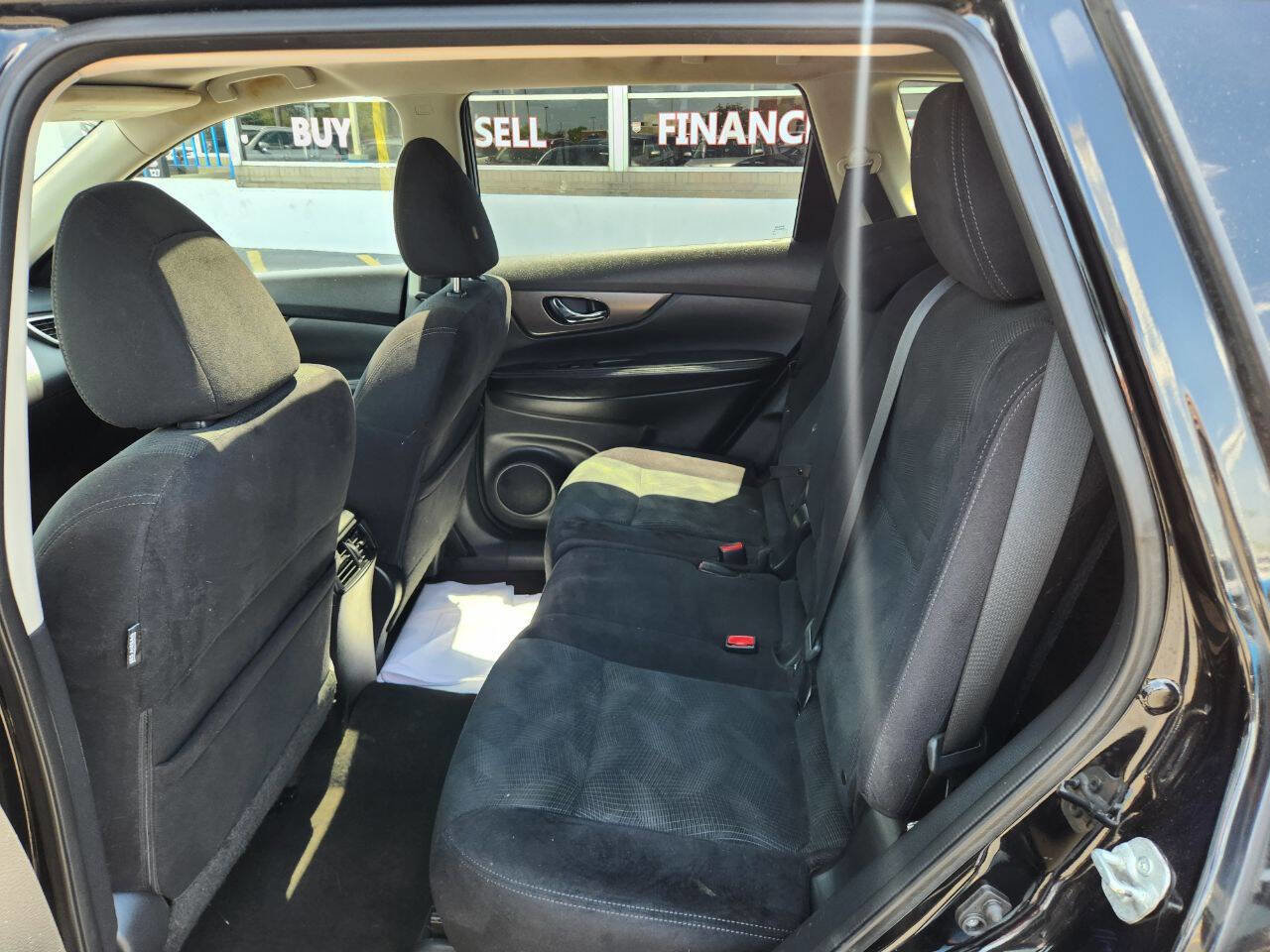 Used 2015 Nissan Rogue SV w/ SV Premium Package image 13