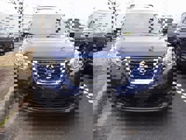 Used 2020 Nissan Kicks SV w/ Exterior Package image 2