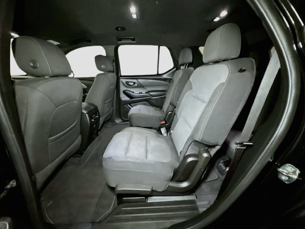 Used 2022 Chevrolet Traverse LT FWD image 31
