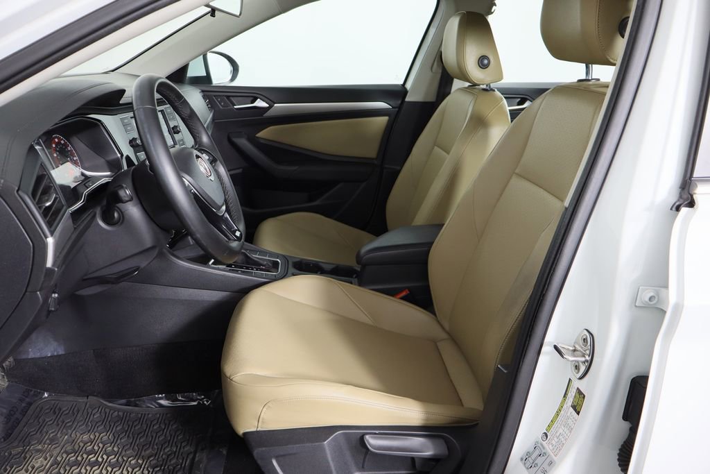 Used 2019 Volkswagen Jetta SE w/ Cold Weather Package image 16