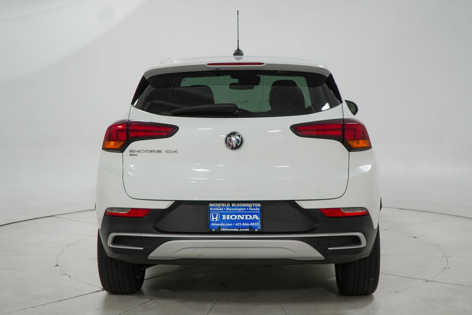 Used 2021 Buick Encore GX Preferred w/ Cold Weather Comfort Package AWD/4WD image 8