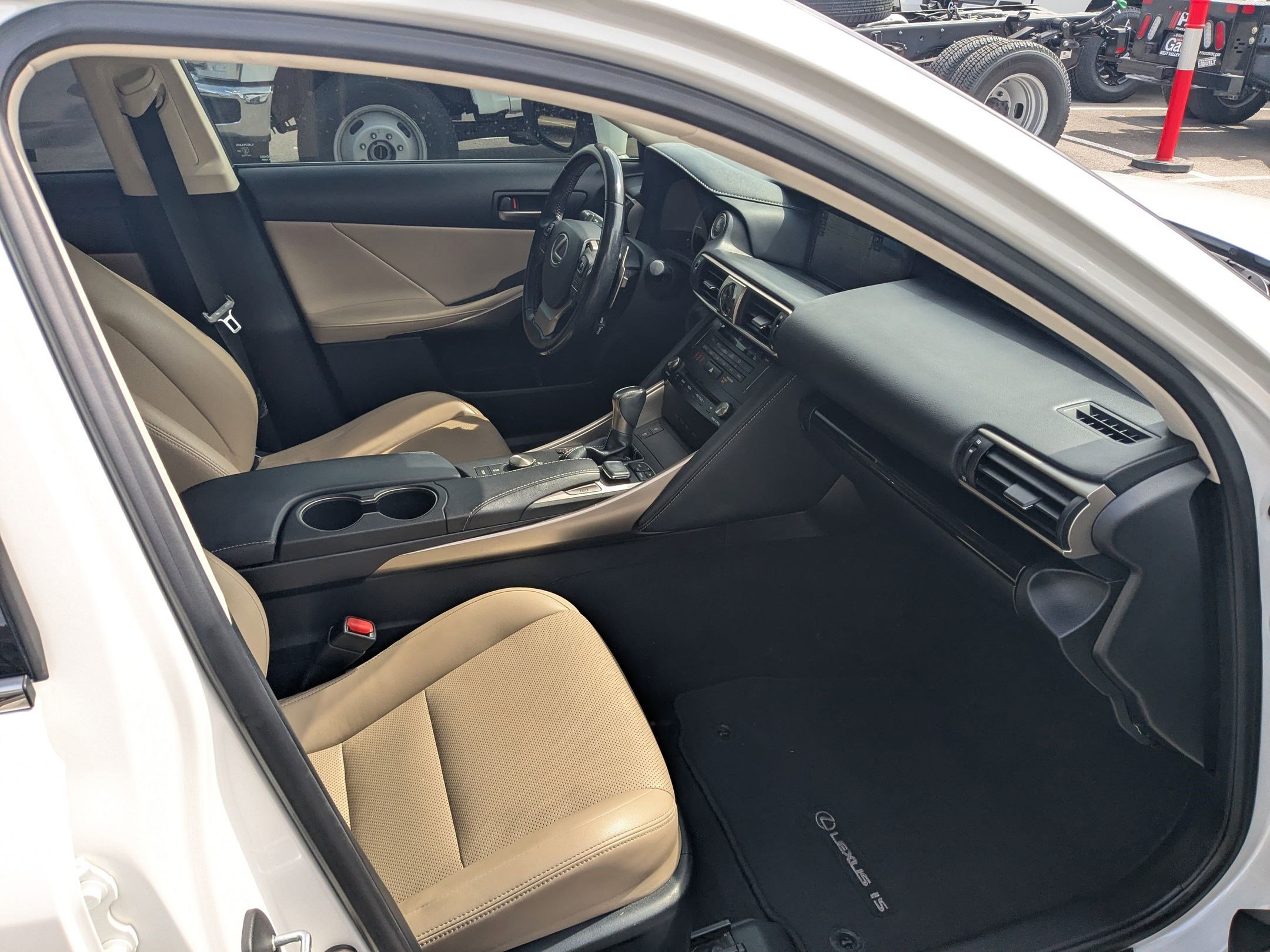 Used 2017 Lexus IS 200t w/ Navigation System Package RWD image 33