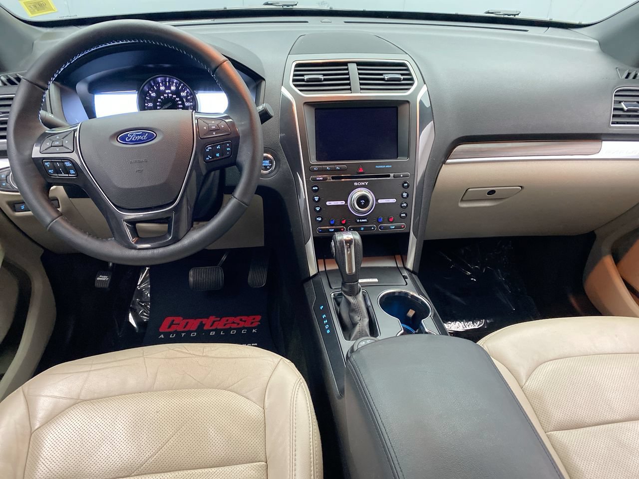 Used 2018 Ford Explorer Limited w/ Equipment Group 301A AWD/4WD image 15
