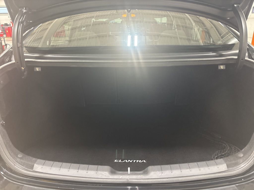 Used 2020 Hyundai Elantra SEL image 14