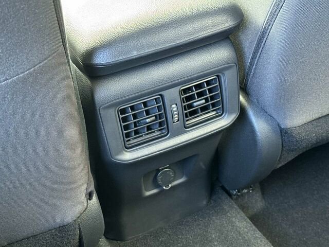 Used 2024 Toyota RAV4 LE AWD/4WD image 15