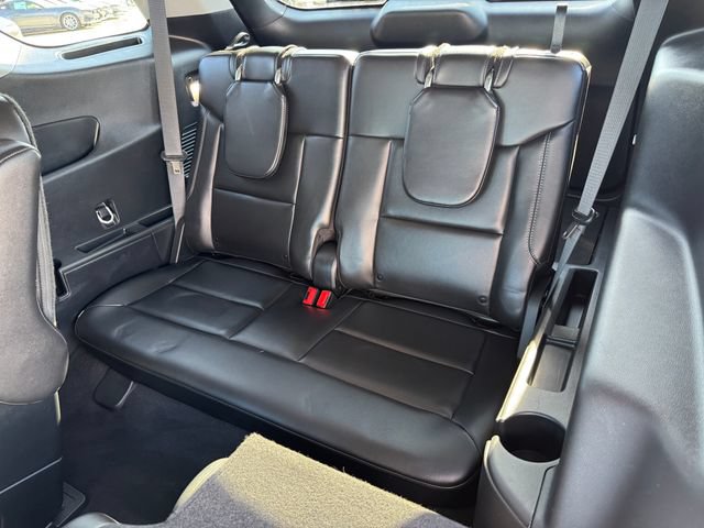 Used 2024 Ford Explorer XLT w/ Equipment Group 202A AWD/4WD image 18
