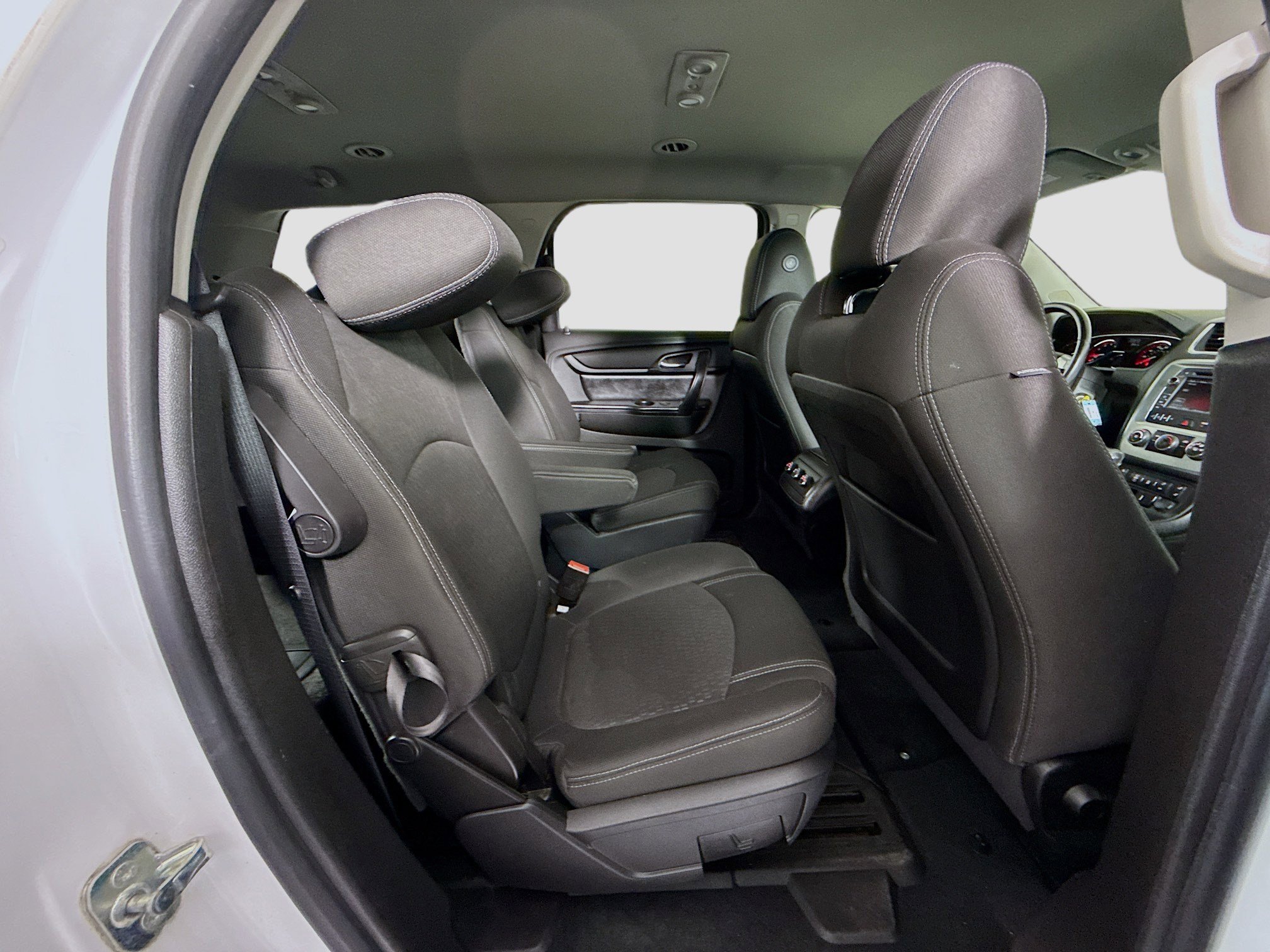 Used 2016 GMC Acadia SLE image 26