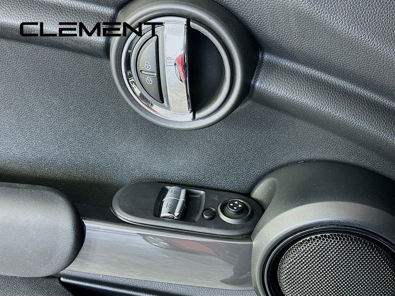 Used 2020 MINI Cooper 2-Door Hardtop image 24